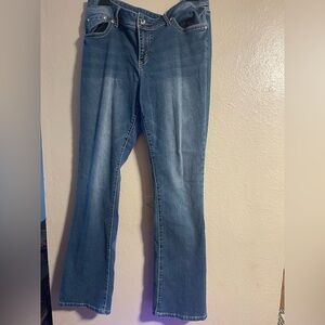 Apt. 9 Women's Flared Jeans in Medium Blue Wash